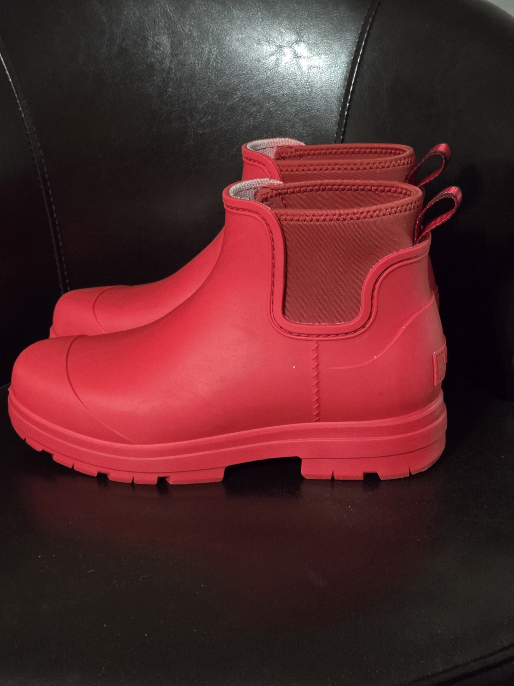 UGG Waterproof Red Chelsea Rain Boots Fur Lined Size 8 - Picture 10 of 13